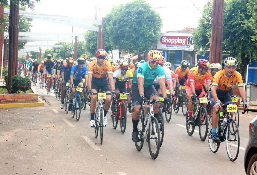 Ciclismo, disputado na manhã deste domingo, reuniu mais de 300 atletas em duas provas: 50 e 121 quilômetros