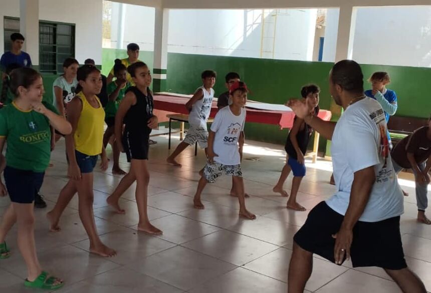 A escola está localizada no Distrito Águas do Miranda