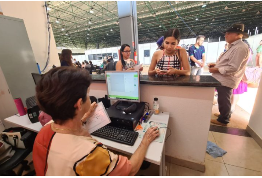 A Casa da Saúde fornece medicamentos disponibilizados pelo SUS (Sistema Único de Saúde) e de ação judicial