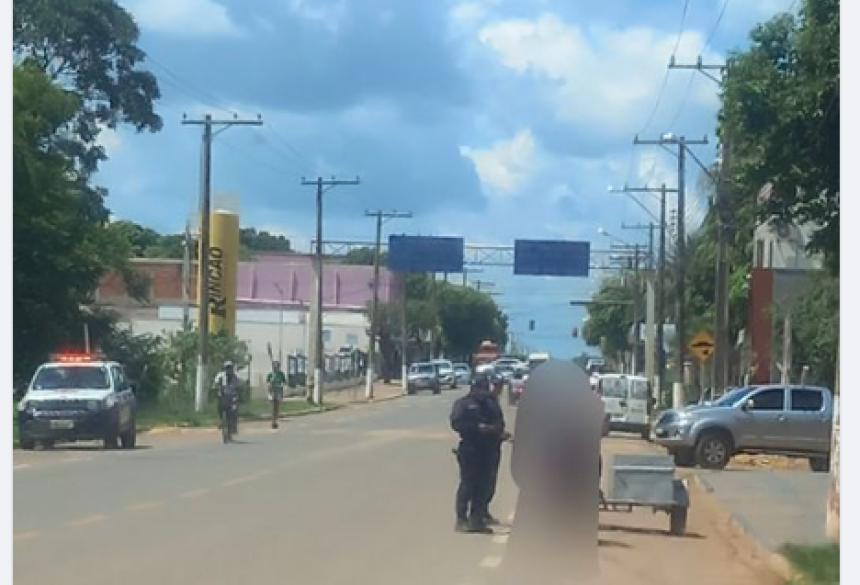 Ele foi levado para a Delegacia de Polícia Civil