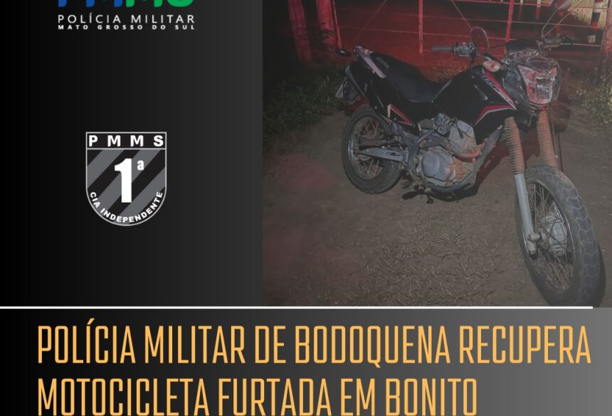 A equipe policial deslocou até o local informado e localizou a motocicleta caída na entrada de uma fazenda