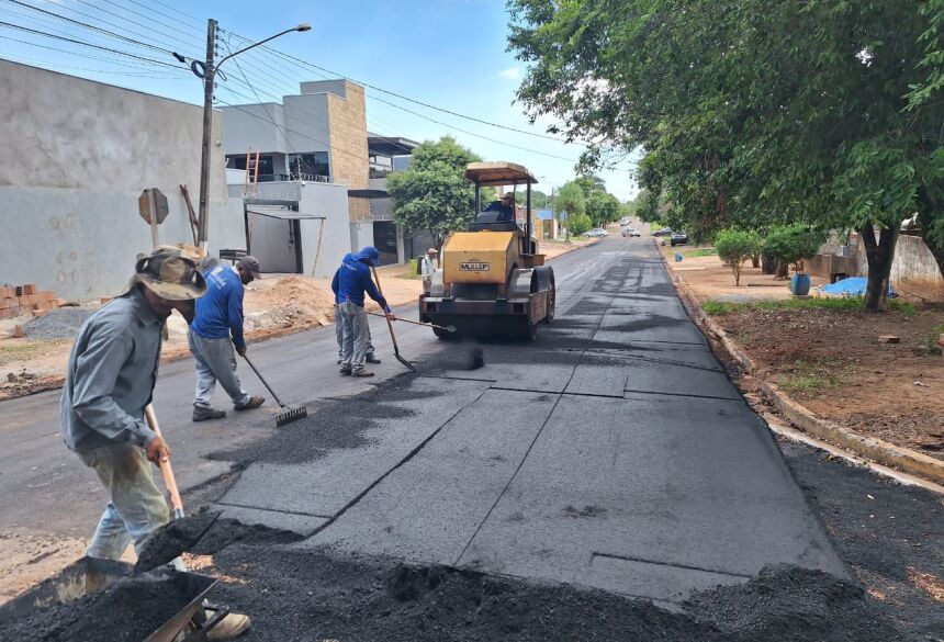 Algumas vias estão interditadas para que as equipes possam trabalhar com segurança e agilidade