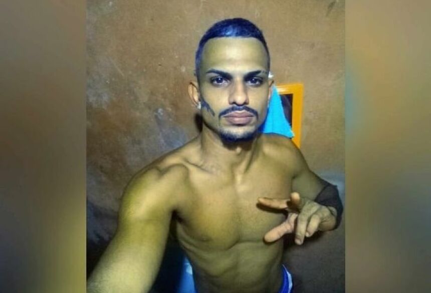 Ao retornar, à noite, se deparou com Luan em sua cama e cometeu o homicídio