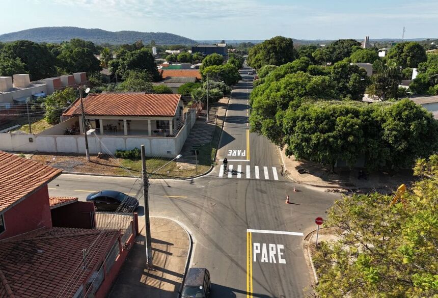 Já a Santana do Paraíso, na Vila América, recebe o asfalto pela primeira vez, trazendo conforto, segurança e qualidade de vida para os moradores da região