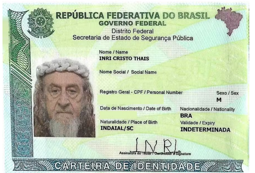 Para a atual mudança de nome, Inri contou com uma "alteração da lei referente à mudança do nome civil,