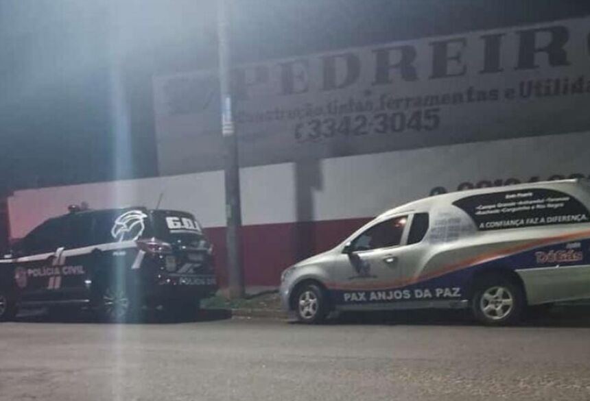 Em determinado momento eles discutiram e começaram a brigar e Ezequiel desferiu os golpes de faca na vítima