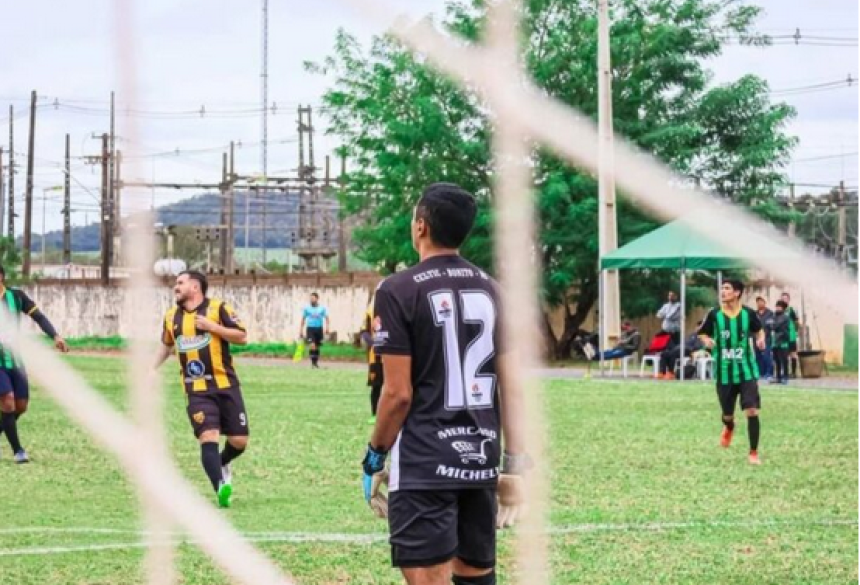 O artilheiro da competição e melhor goleiro também recebem troféus.