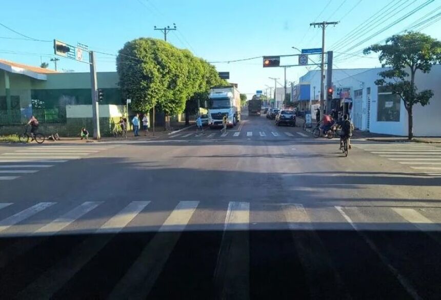 Uma equipe do Corpo de Bombeiros esteve no local e prestou socorro a vítima