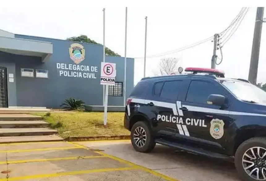 A Polícia Militar localizou no fundo da casa, em uma área de mata, uma faca, supostamente a que o sobrinho teria usado para ameaçá-la