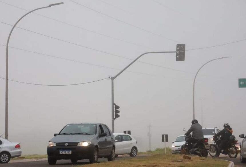 O tempo instável é reforçado devido a aproximação de uma nova frente fria aliada ao intenso transporte de umidade