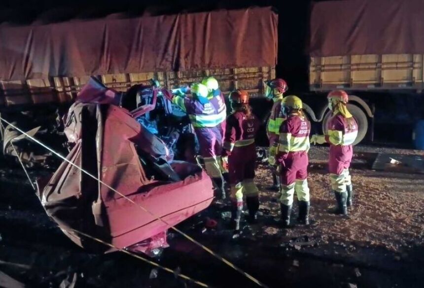 O Corpo de Bombeiros chegou a ser acionado, mas o casal já estava morto