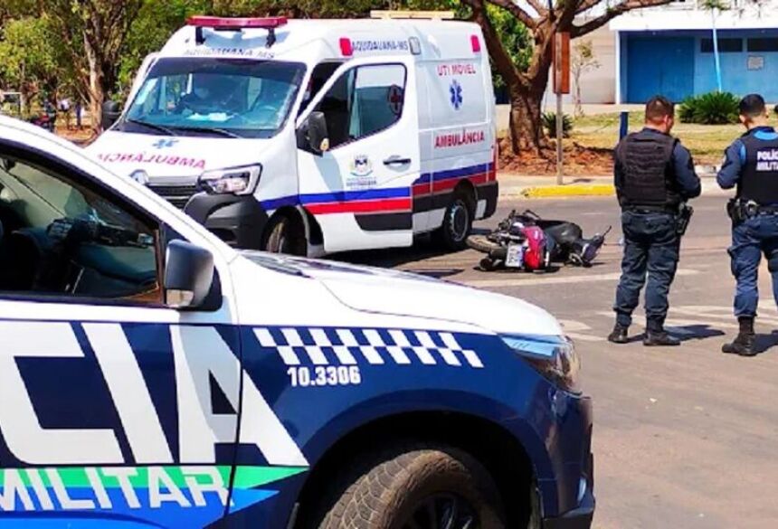 Uma equipe do Samu foi acionada e prestou socorro para o motociclista que sofreu ferimentos pelo corpo