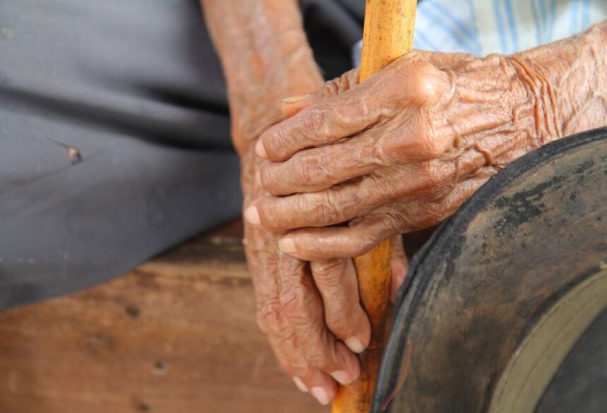 Segundo a Coordenadora do CREAS, o idoso deve ser encaminhado para atendimento hospitalar