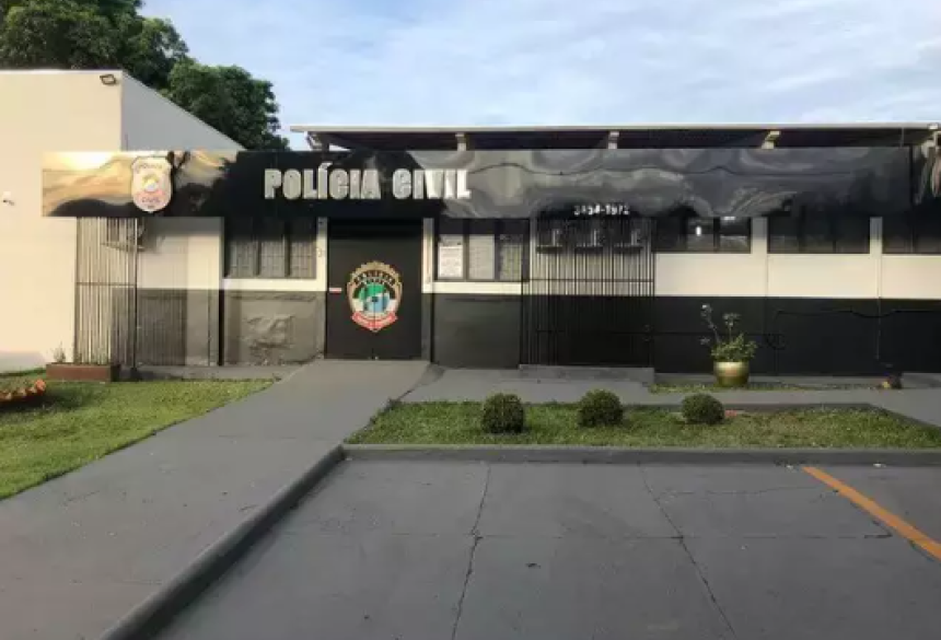  O menino estava jogando bola na rua, quando o suspeito passou e pediu ajuda dele e dos colegas para chegar até sua residência