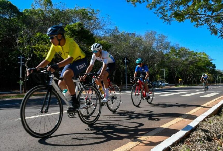 O evento, que reúne ciclistas de várias partes do país, busca promover a prática esportiva entre surdoatletas