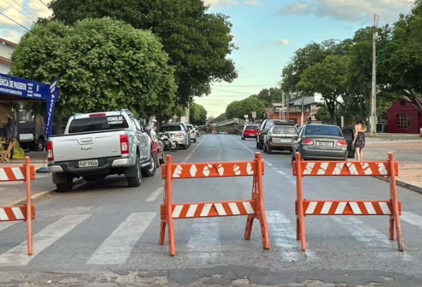  A Rua Luiz da Costa Leite, em frente à Praça da Liberdade e no cruzamento com a Rua Nelson Felício dos Santos será interditada