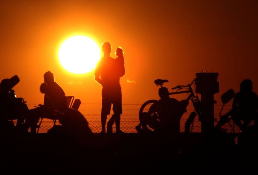 A temperatura média anual sul-mato-grossense ficou em 26,1°C no ano passado, quase dois graus acima do padrão observado nos últimos 20 anos