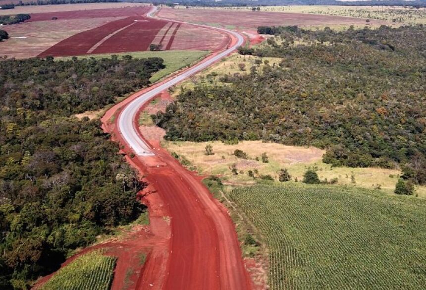 Ao todo, os recursos serão destinados à transformação de 800 km de rodovias estaduais, abrangendo 660 km de pavimentação e 170 km de restauração e adequação