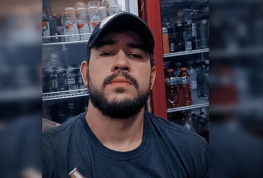 Luan chegou ao bar onde o casal estava com amigos e disparou pelo menos cinco vezes