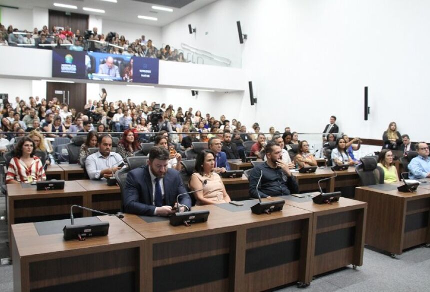 O problema foi discutido em audiência pública, que também debateu o uso de celulares nas escolas