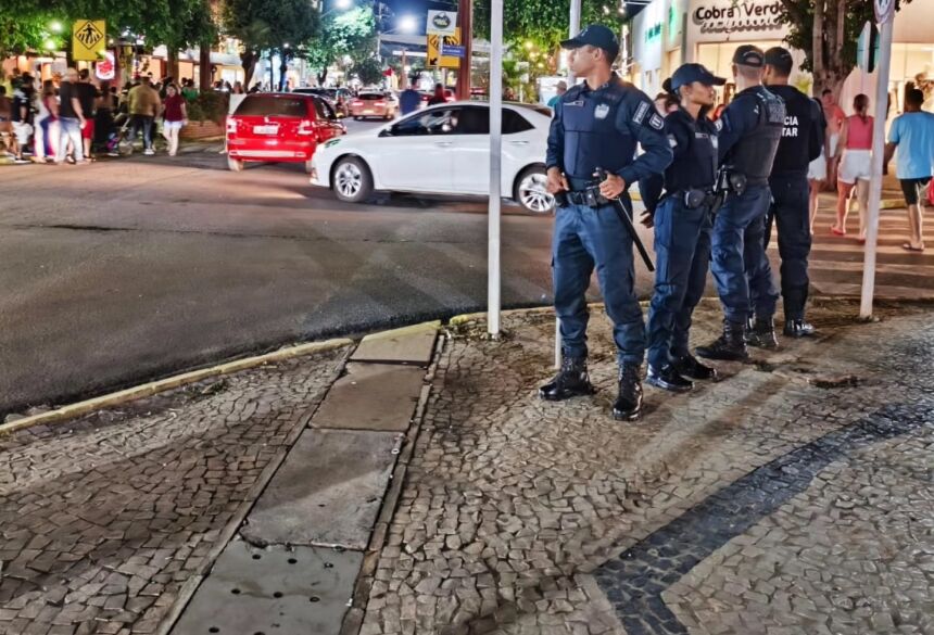  A Polícia Militar manteve a tranquilidade de todos os foliões e a fluidez do trânsito realizando policiamento ostensivo e preventivo