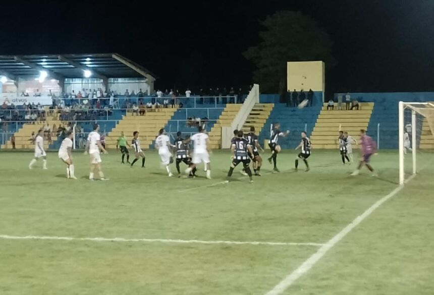 Operário soube segurar o Costa Rica na casa do adversário e marcou o gol da vitória na parte final do jogo