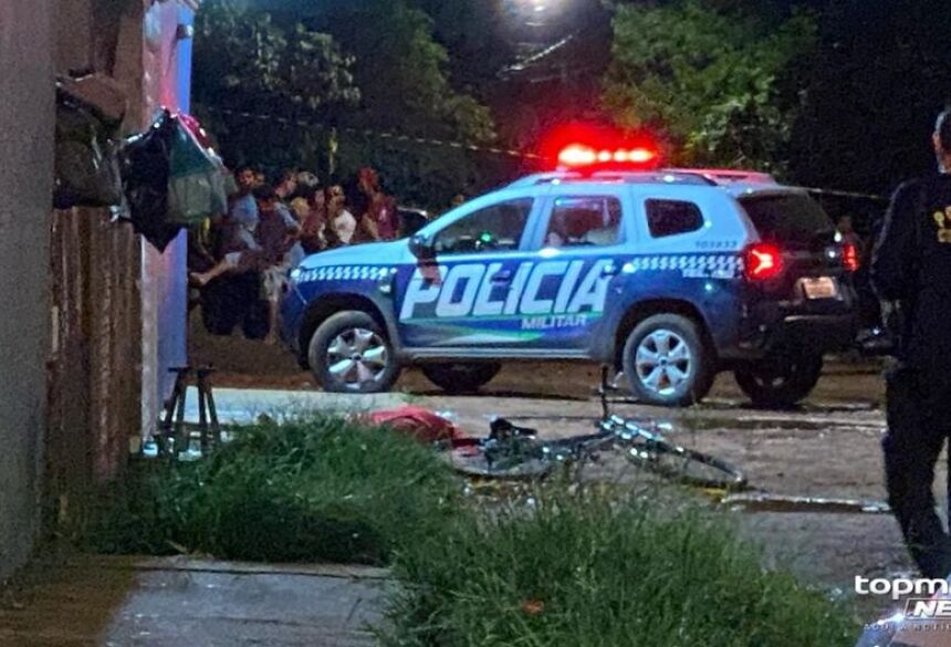 A Polícia Militar foi a primeira a chegar e isolou a área até a chegada da Polícia Civil e Perícia Técnica