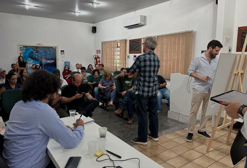 Às 15h, foi realizada a 4ª audiência pública, com foco na Comissão Temática de Estratégia de Promoção Econômica e Social, no Plenarinho