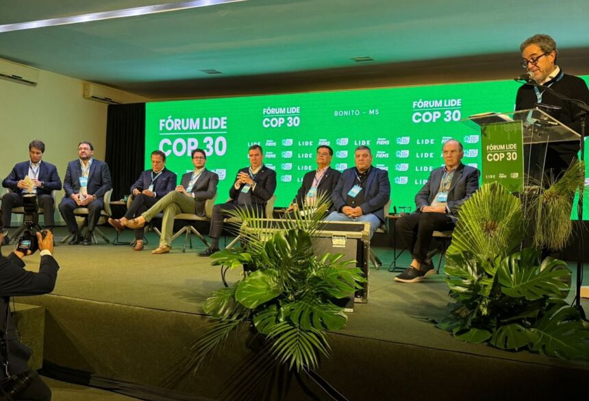 O evento conta com a presença de figuras importantes do cenário político e econômico nacional