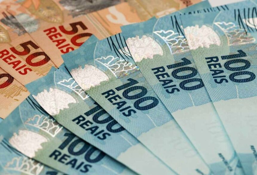 O pagamento da folha salarial em dia é um compromisso com o funcionalismo, assumido pelo Prefeito Josmail Rodrigues