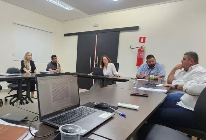 A pauta também incluiu a proposta de implantação de um sistema de saúde que ofereça assistência médica