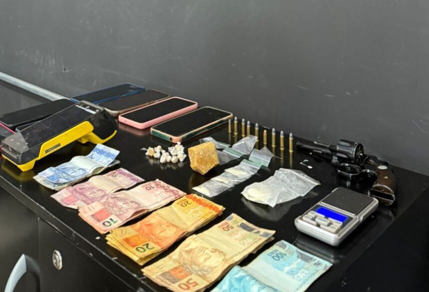 Mais de 20 policiais e sete viaturas participaram da ação, que contou com apoio de equipes da Delegacia Regional de Polícia Civil de Aquidauana