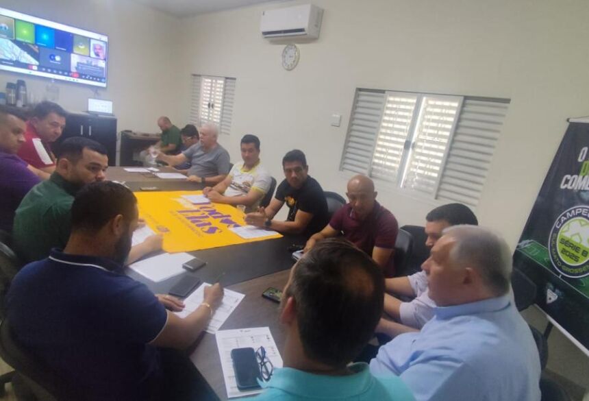 Reunião com dirigentes aconteceu na sede da entidade, em Campo Grande (Foto: Assessoria/FFMS)