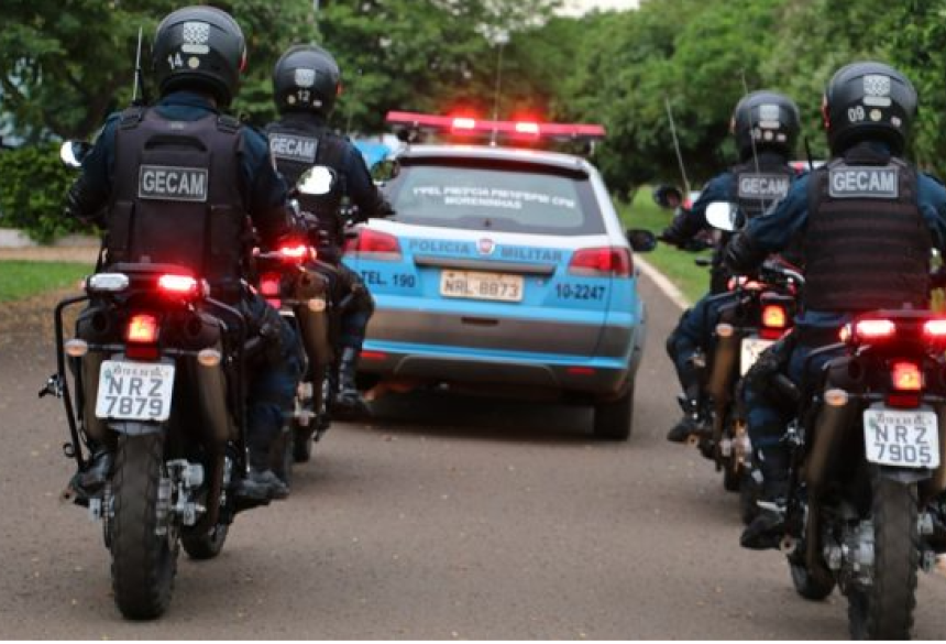 Câmeras de segurança registraram toda a ação, permitindo identificar o rosto do autor