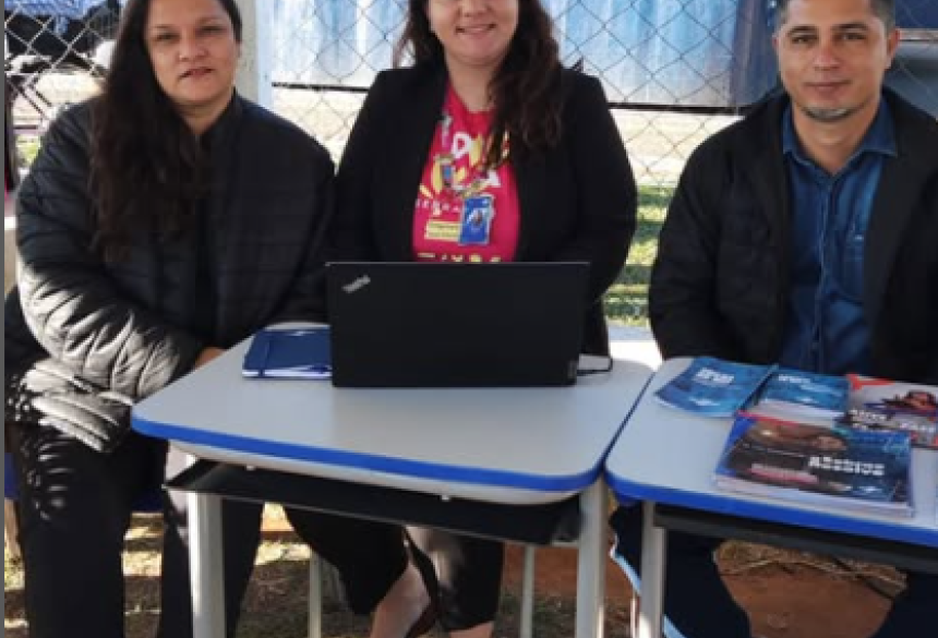 A carteira garante ao artesão o acesso a cursos de capacitação, participação em feiras e eventos, isenção de ICMS na comercialização dos produtos 