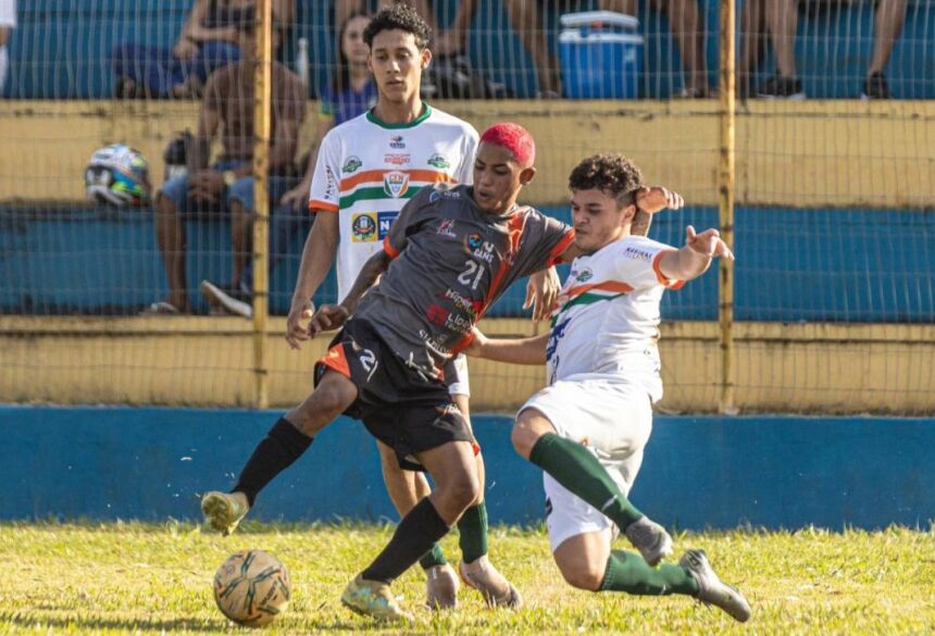 Naviraiense abre vantagem sobre o Grêmio Real e decide vaga na final em casa (Foto: Rodrigo Moreira/FFMS)