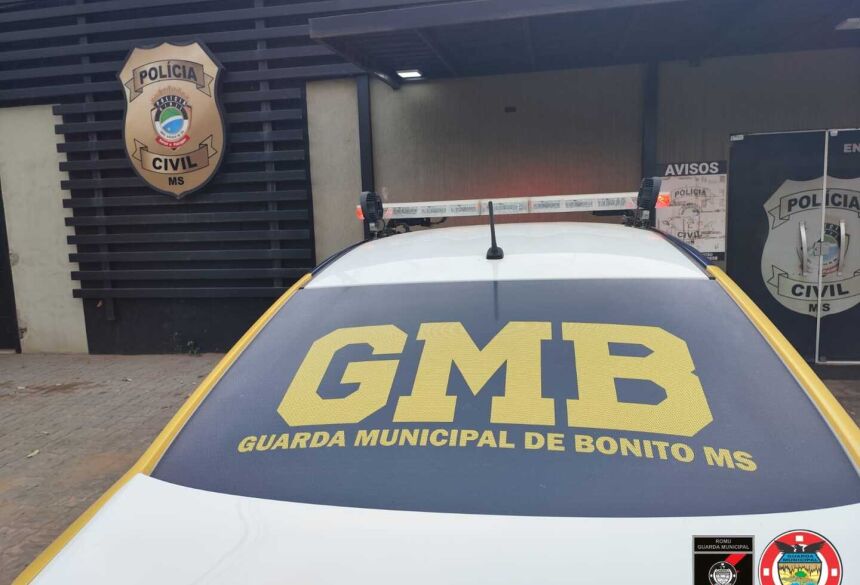 As partes envolvidas foram encaminhadas para a delegacia de polícia civil onde foram tomadas as providências cabíveis