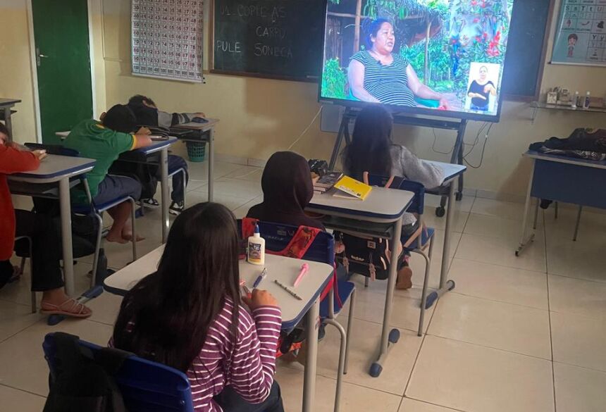 Dirigido por Viviane Nunes, Diana Palacios e Alice Hellmann, o filme tem 48 minutos e mergulha na vida e na cultura do povo Terena