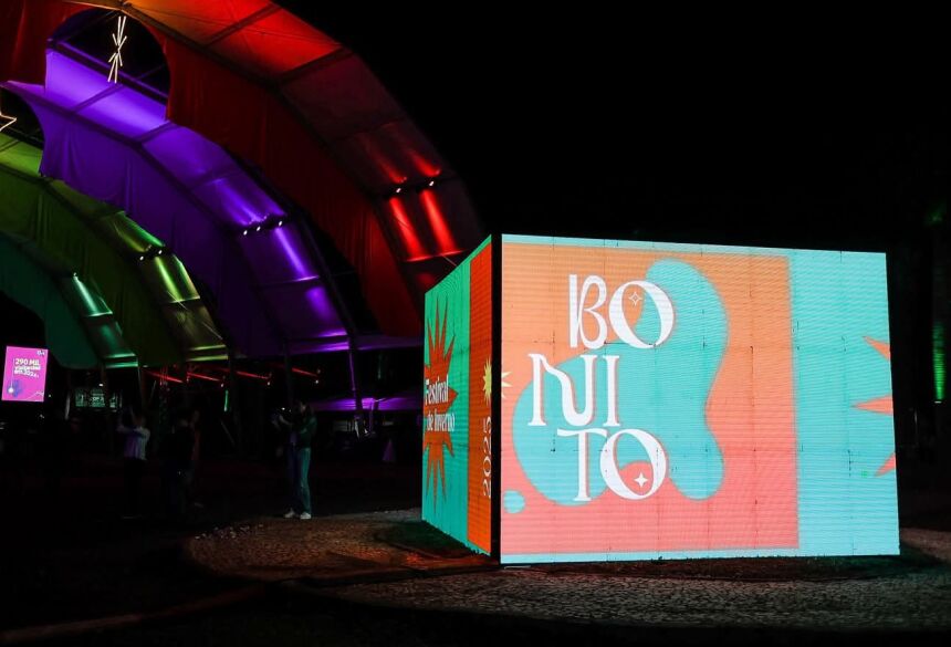 As oficinas de artesanato, música e dança, além da participação de 22 artesãos associados e 18 independentes