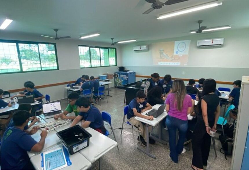 O processo de consulta é voltado principalmente a professores, coordenadores pedagógicos, gestores escolares e estudantes, mas está aberto a toda a sociedade.