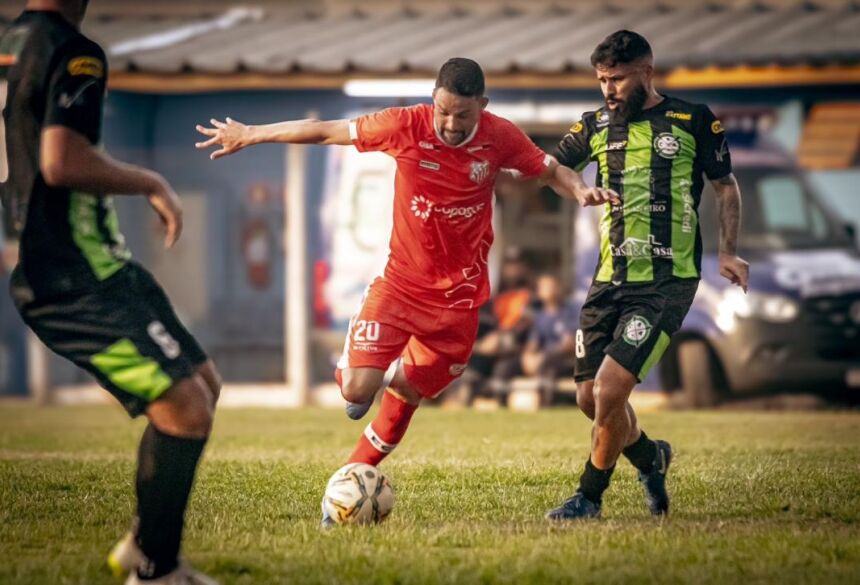 Os dois times criaram oportunidades, mas não superaram as atuações seguras dos goleiros (Foto: Rodrigo Moreira/FFMS)