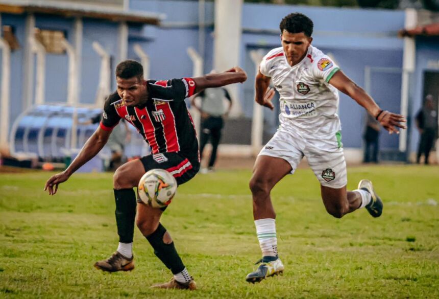 Taveira ficou na frente do placar boa parte da partida, mas não teve fôlego no fim para segurar o resultado (Foto: Rodrigo Moreira/FFMS)