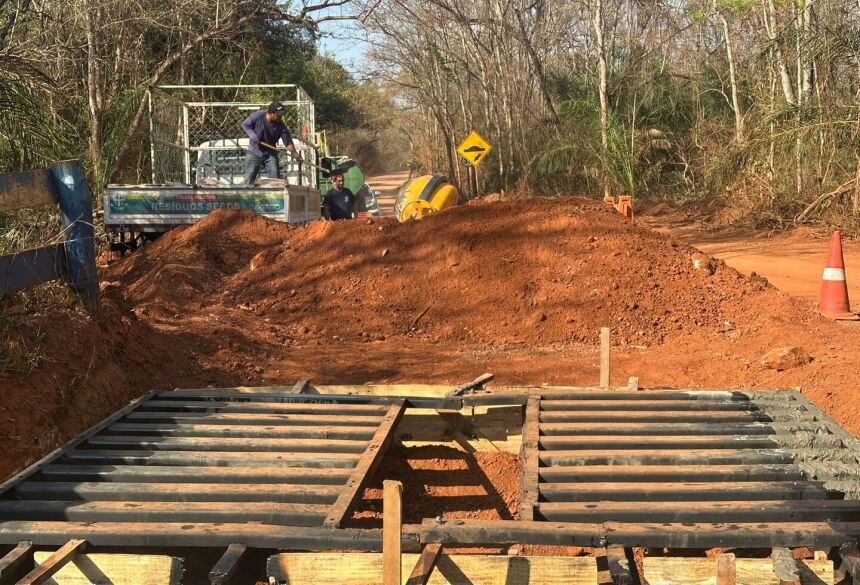 A Prefeitura pede atenção redobrada aos motoristas e visitantes que trafegam pela região, especialmente durante o período de obras