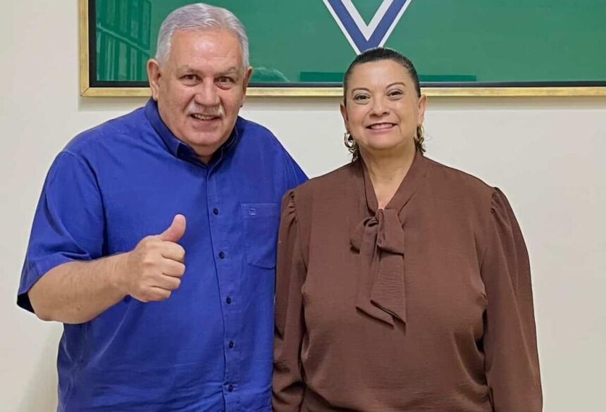 Presidente Estevão Petrallás com secretária de esportes Eliane Nobre