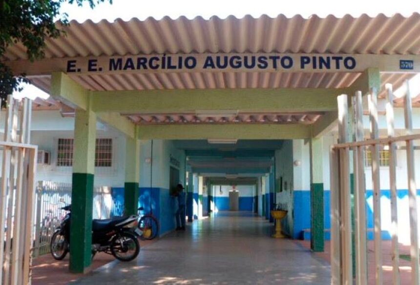 Em nota oficial, a escola informou que a estudante estava em "provável momento de desequilíbrio emocional