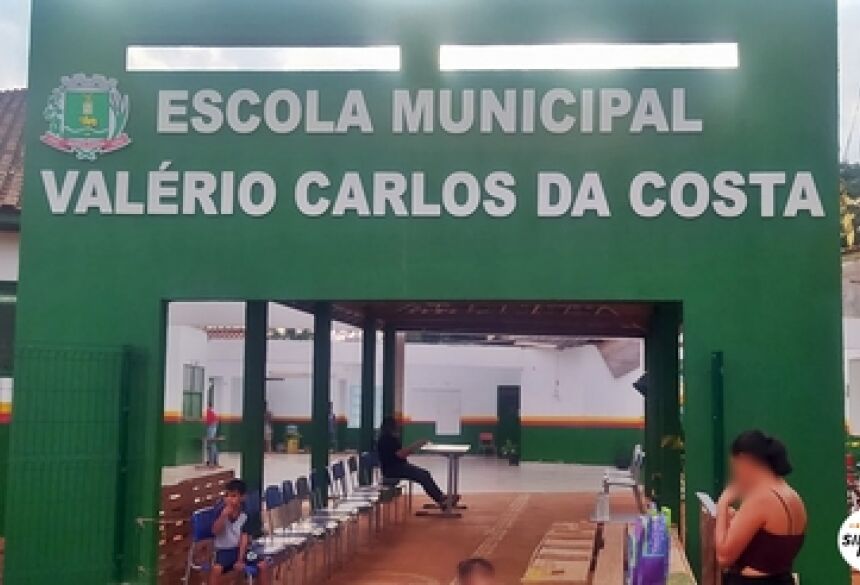 Aluno é agredido no horário de saída da escola / SidroNews