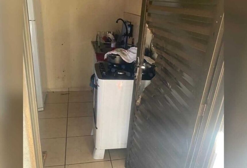 Casa em que mulher e bebê estavam / Divulgação/Polícia Militar   