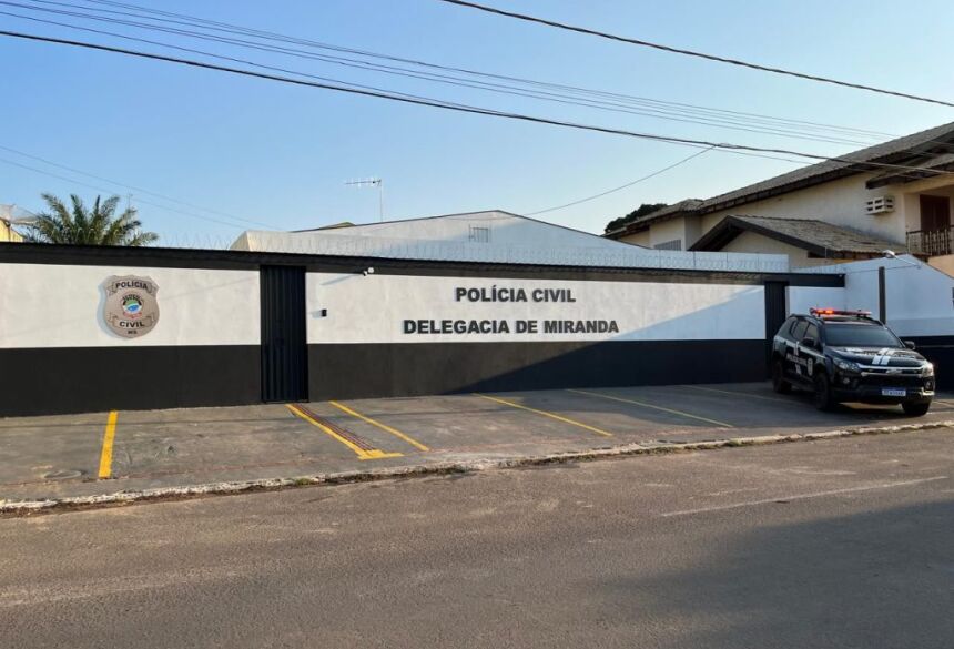 O autor responderá pelo crime de homicídio qualificado por motivo torpe, que prevê pena de 12 a 30 anos