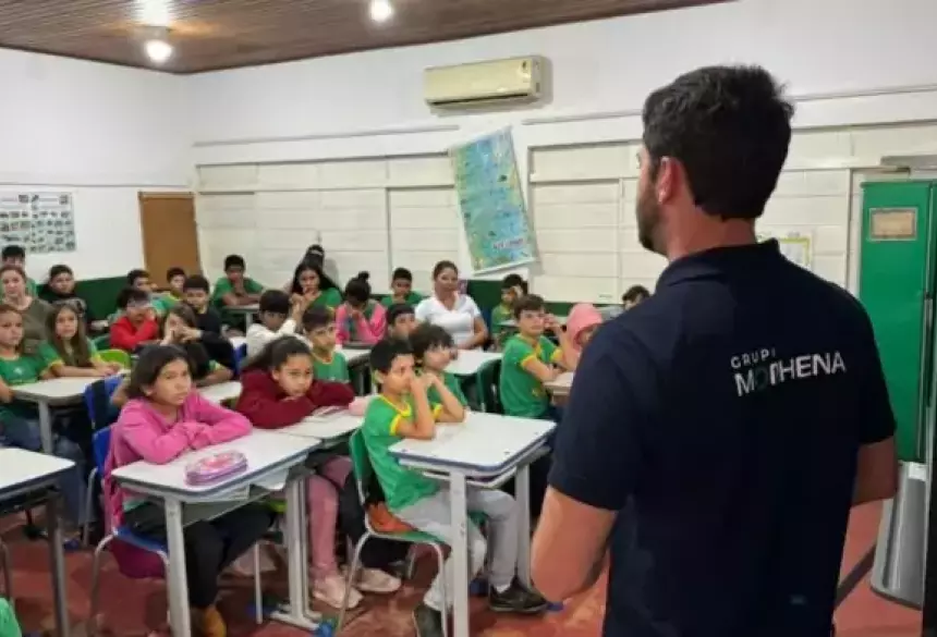A ação levou conteúdos práticos e acessíveis a estudantes e professores, reforçando o papel da comunidade escolar na adoção de hábitos mais sustentáveis