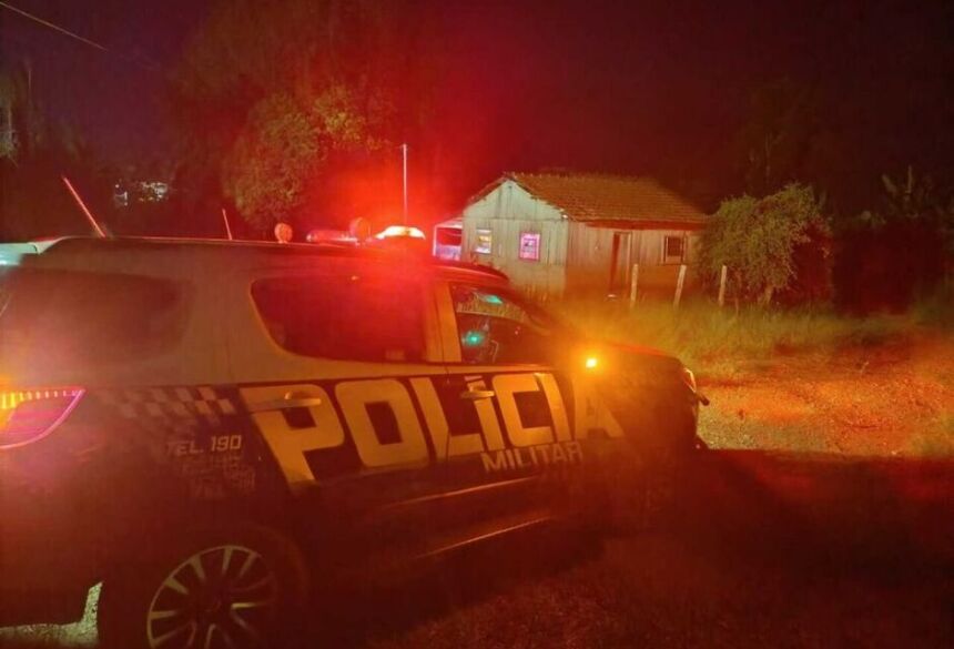 Bebedeira termina com mulher presa após quebrar prato na cabeça da vítima / Divulgação   